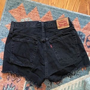 Black Levi’s Shorts
